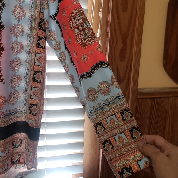 NWOT XL Geometric Blue & Red Long Sleeve Button Up - Picture 4 of 6